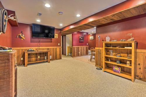 Pet-friendly Oxford Getaway With Yard And Grill!