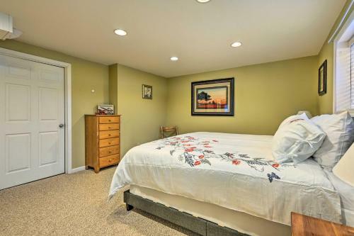 Pet-friendly Oxford Getaway With Yard And Grill!