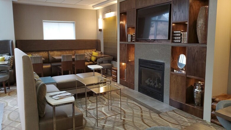 Holiday Inn Express Hotel & Suites Lafayette