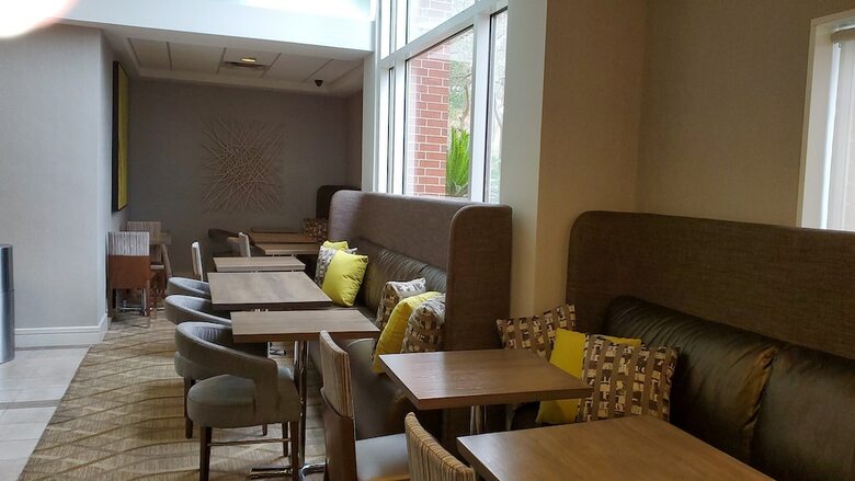 Holiday Inn Express Hotel & Suites Lafayette