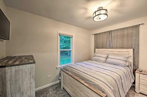 Updated Twin Lakes Cottage, Walk To Lake Mary