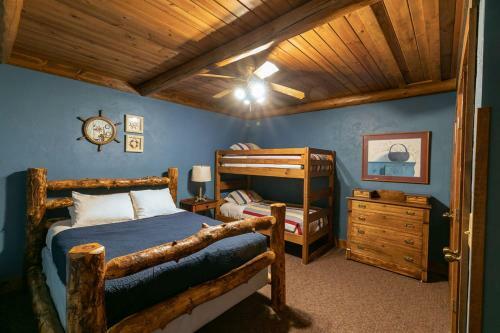 Grandview Lakeside Log Lodge