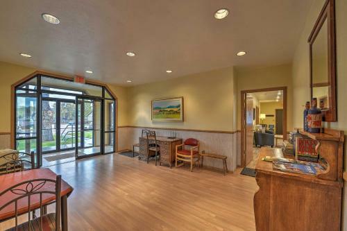 Large Ten Sleep Home On Main St, 10 Mins To Canyon