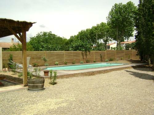 Pleasant Apartment In Olonzac Near Lakebeach
