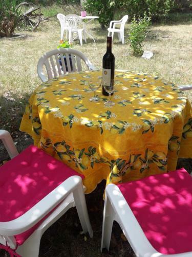 Bed & Breakfast La Maison de Marie-jeanne - Chambres Et Table D'h�tes