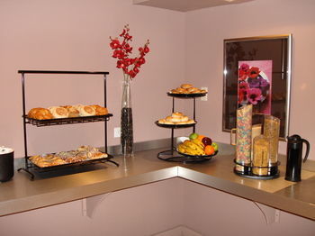Hotel The Armada Inn & Suites Glendale Heights