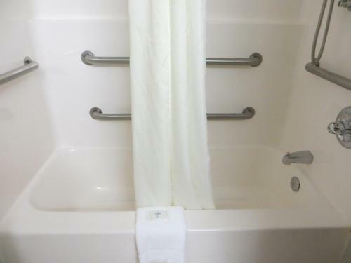 Hotel Patti's Inn And Suites