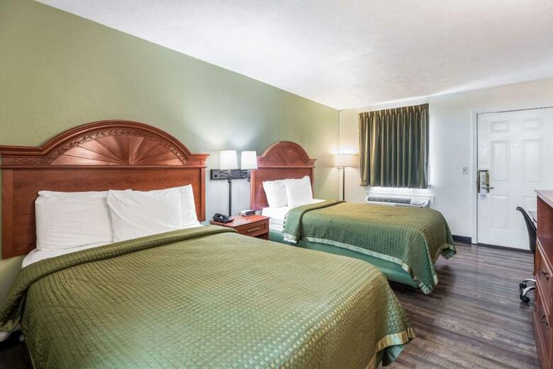Hotel Knights Inn Cadiz