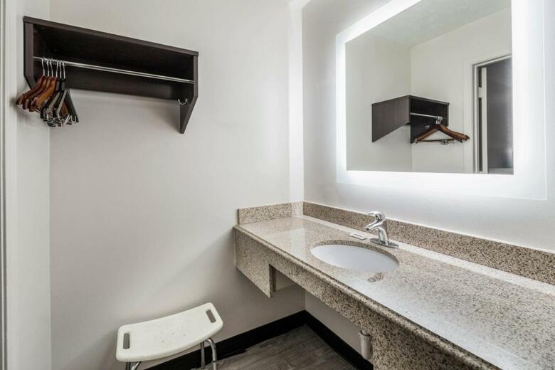 Motel Red Roof Inn Cadiz