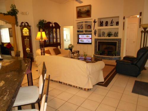 Sunset Hideaway Villa Louise Home