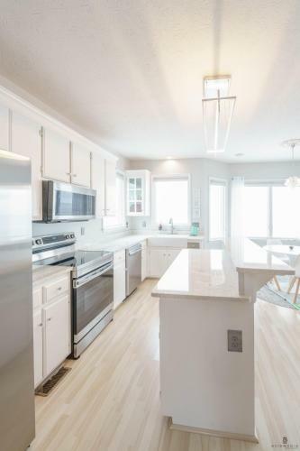 Grandview Waterfront Lux Manor