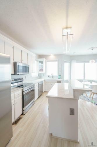 Grandview Waterfront Lux Manor