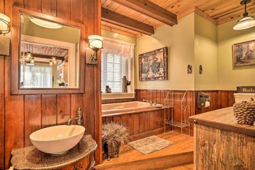 Spacious Newport Cabin In Tranquil Setting!