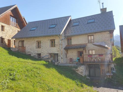 Apartamento Duplex de 95m2 Au Coeur D'un Hameau Authentique