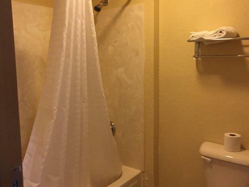 Motel First Western Inn - Fairmont City