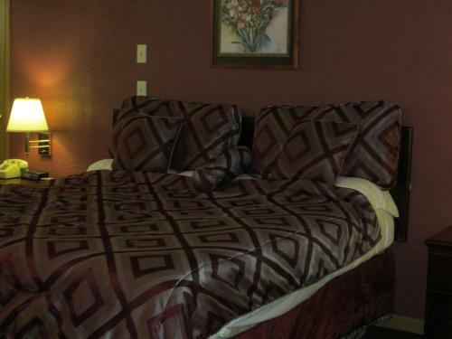 Motel First Western Inn - Fairmont City