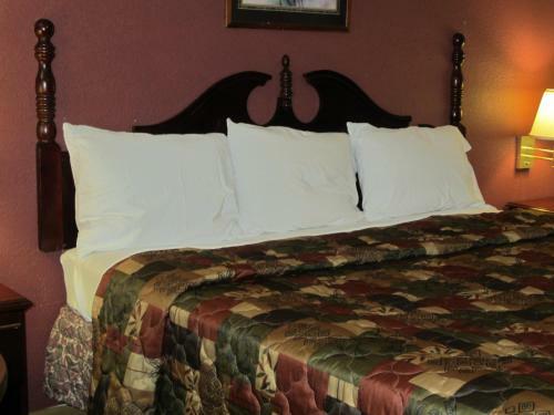 Motel First Western Inn - Fairmont City