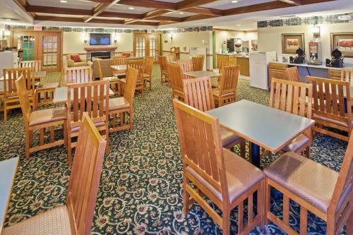 Hotel Country Inn And Suites Portage