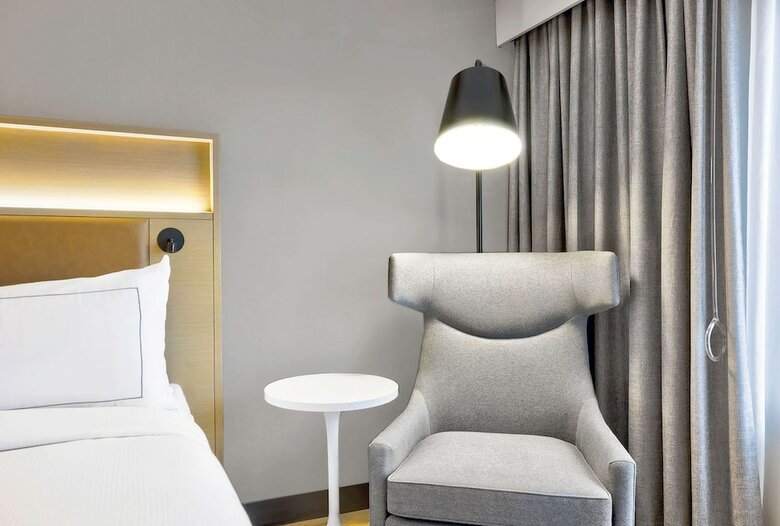 Radisson Quad City Plaza Hotel