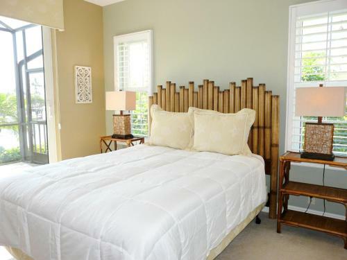961 Hyacinth Court