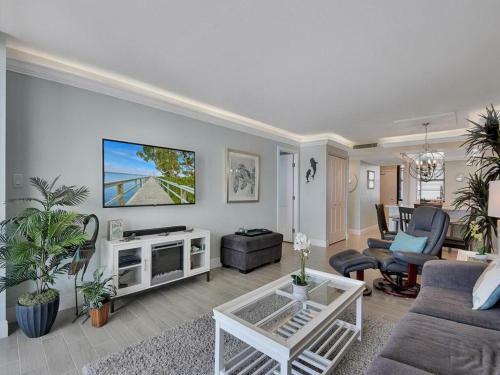 South Seas Tower 4-1805