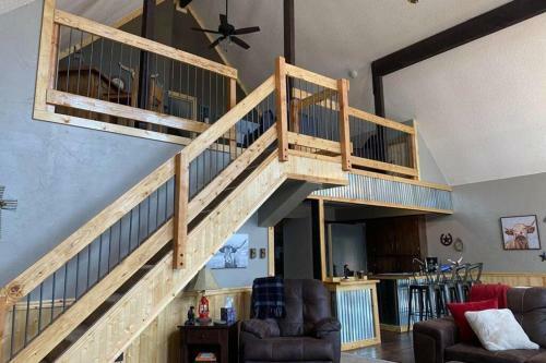 Villa Gorgeous 3bdrm Cabin Sleeps 12 On A Private Lake