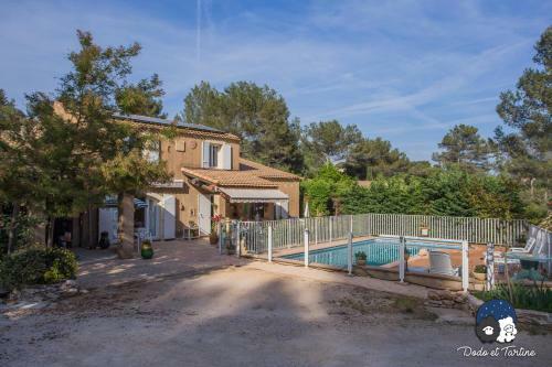 Apartamentos Quiet Studio With Garden And Pool - Dodo Et Tartine