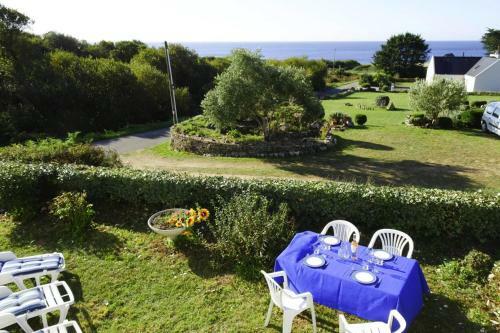 Holiday Home With Sea View, Plouhinec