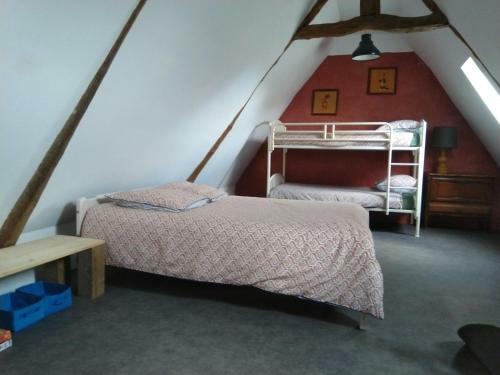 Les Charmantes Pierres Perc�es