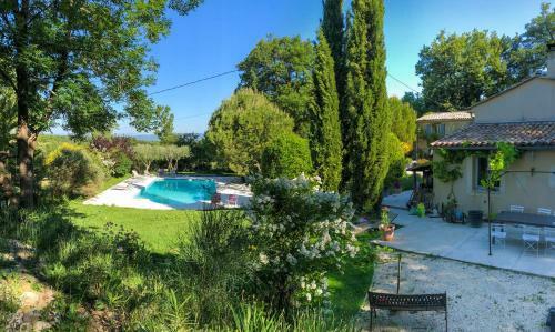 Les Beaux Chenes