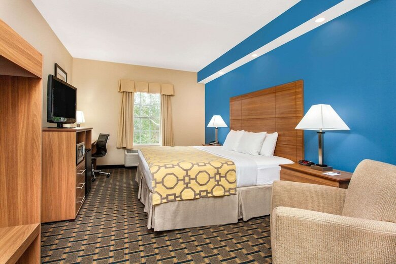 Hotel Baymont Inn & Suites - Jacksonville