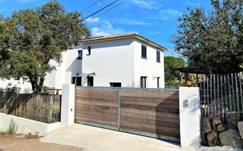 Villa-piscine-climatisation-bbq-proche Plage de Palombaggia