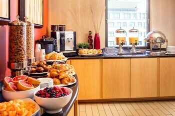 Hotel Sheraton Suites Wilmington Downtown