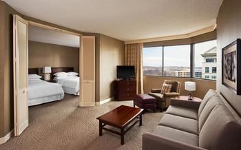 Hotel Sheraton Suites Wilmington Downtown