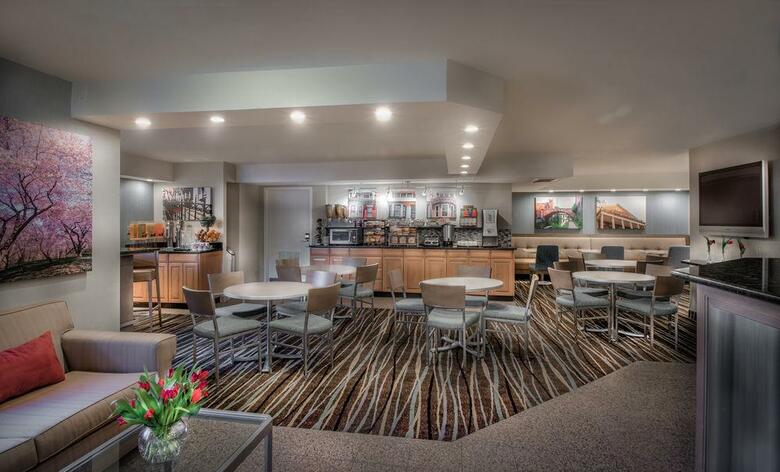 Hotel Georgetown Suites Harbour