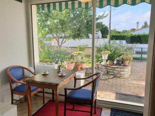 Villa Royan - Maison Rustique Avec Jardin Clos - Proche Commerces Et Plages