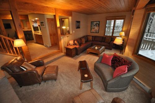 Hostal Golf Course Residences By Gore Creek Properties