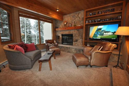 Hostal Golf Course Residences By Gore Creek Properties