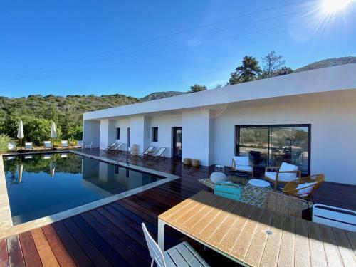 Villa de Standing Avec Magnifique Vue Mer, Sagone