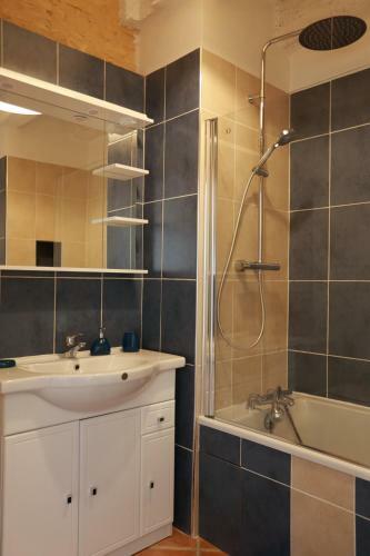Bed & Breakfast Les Tours de Bombel
