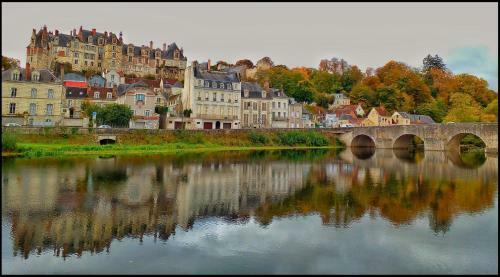 Au Pied Du Ch�teau