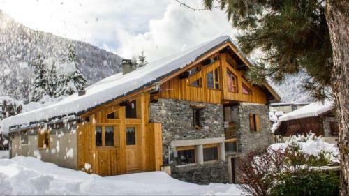 Le Petit Saint Bernard