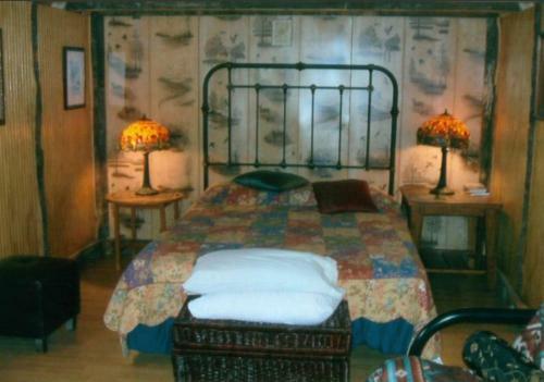 Hotel Diamond John's Riverside Retreat