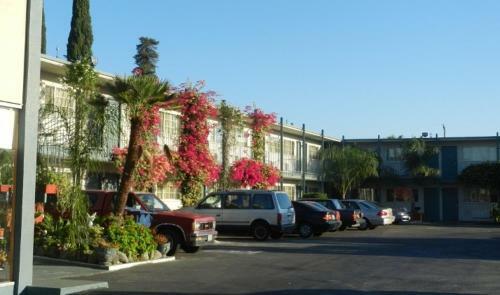 Motel Antioch Executive Inn