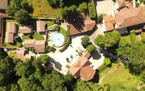 Les Jardins Du Castel Gites Annick Et Jean Paul