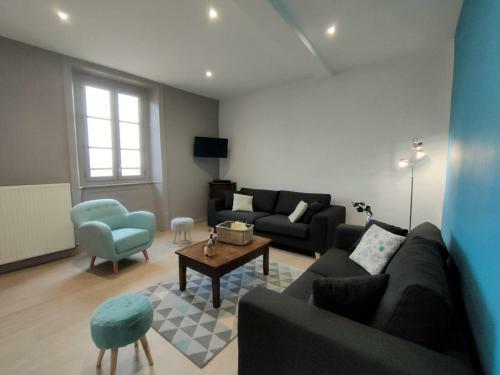 G�te Saint-haon-le-ch�tel, 4 Pi�ces, 10 Personnes - Fr-1-496-252