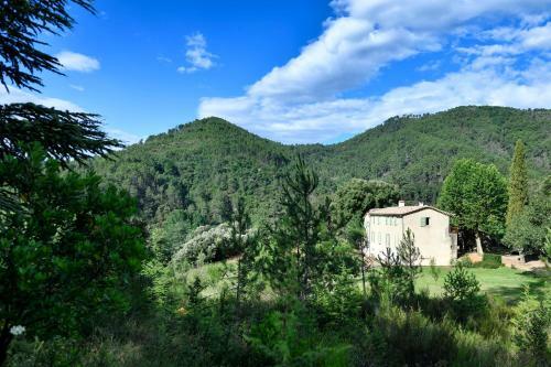 Hostal Les Jardins de Falgui�re