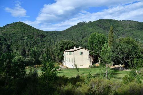 Hostal Les Jardins de Falgui�re