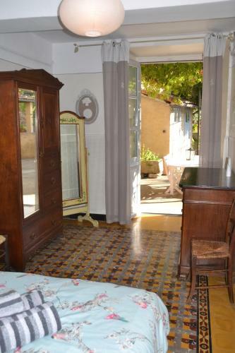 St Jean Du Gard : Spacious Apartment With Use Of Pool