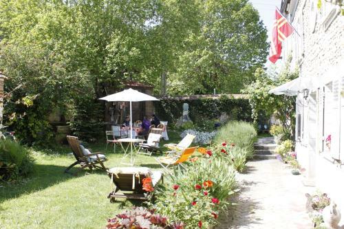 Hostal Avenue Du Ch�teau